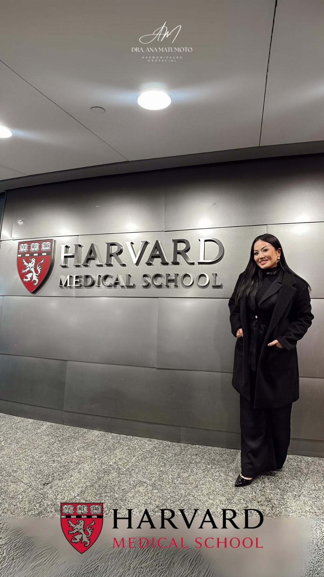 Dra. Ana Matumoto em frente à Harvard Medical School